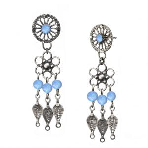 עגילים בצורת פרח משובצים אבני חן בעיצוב תימני מסורתי