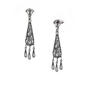 עגילים ארוכים בעיצוב פיליגרן עם שלושה תליונים קטנים