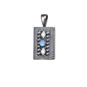 תליון קמע תימני בצורת מלבן בטכניקת פיליגרן עבודת יד משובץ אבן חן